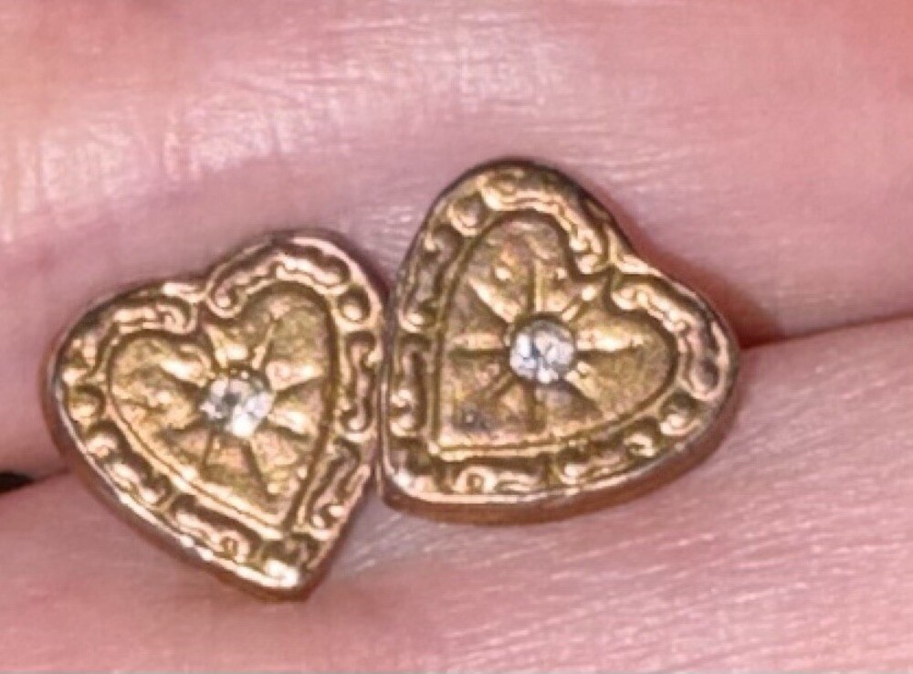 Gold Tone Ornate Heart Stud Earrings Clear Rhinestone Floral Scroll Design